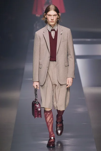 Look 22